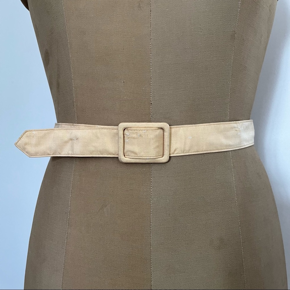 2/$20 Vintage Women’s Ribbon Belt with Embroidered Details